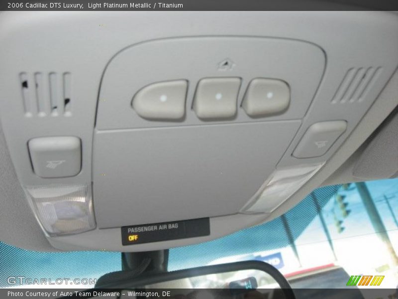 Light Platinum Metallic / Titanium 2006 Cadillac DTS Luxury