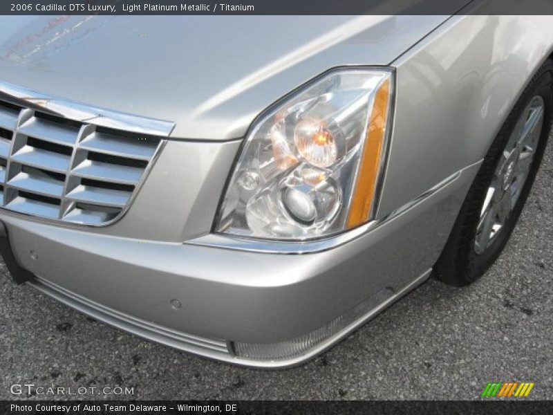Light Platinum Metallic / Titanium 2006 Cadillac DTS Luxury