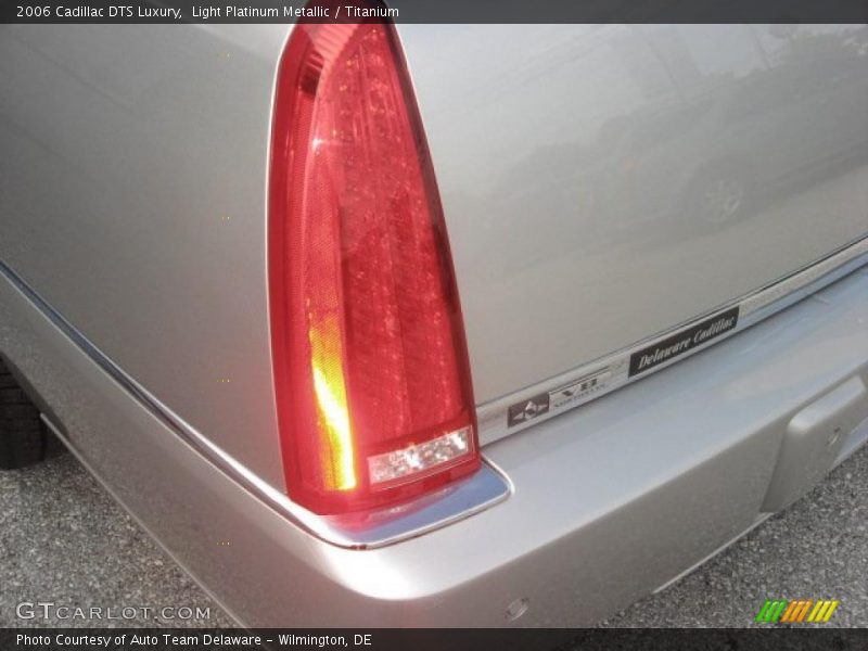 Light Platinum Metallic / Titanium 2006 Cadillac DTS Luxury