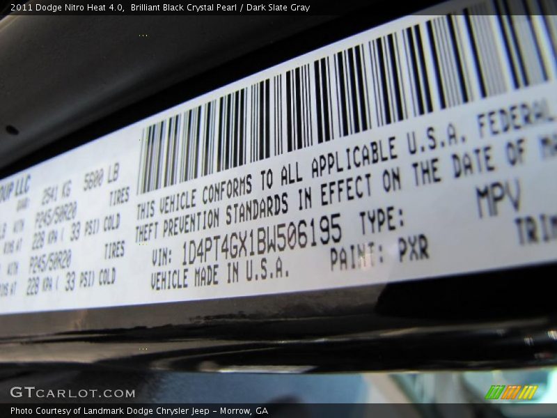 Brilliant Black Crystal Pearl / Dark Slate Gray 2011 Dodge Nitro Heat 4.0