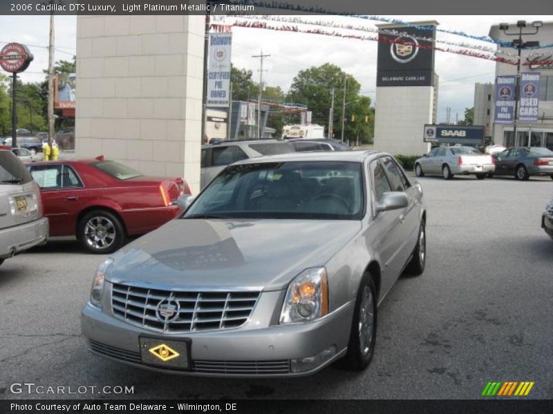 Light Platinum Metallic / Titanium 2006 Cadillac DTS Luxury