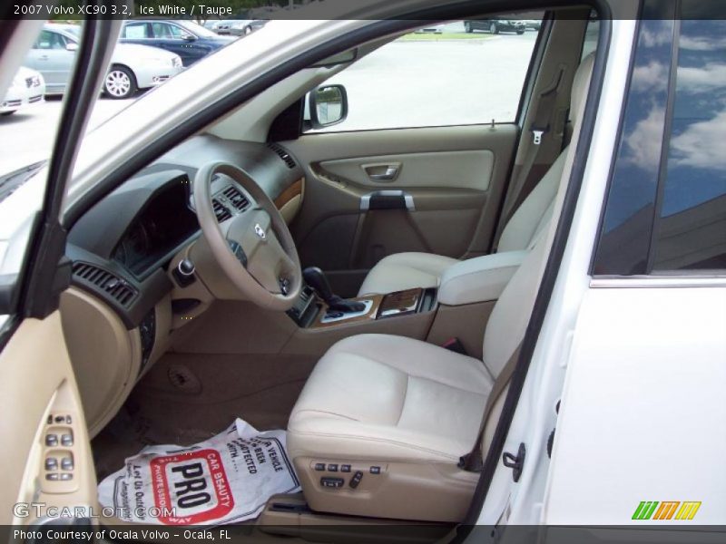 Ice White / Taupe 2007 Volvo XC90 3.2