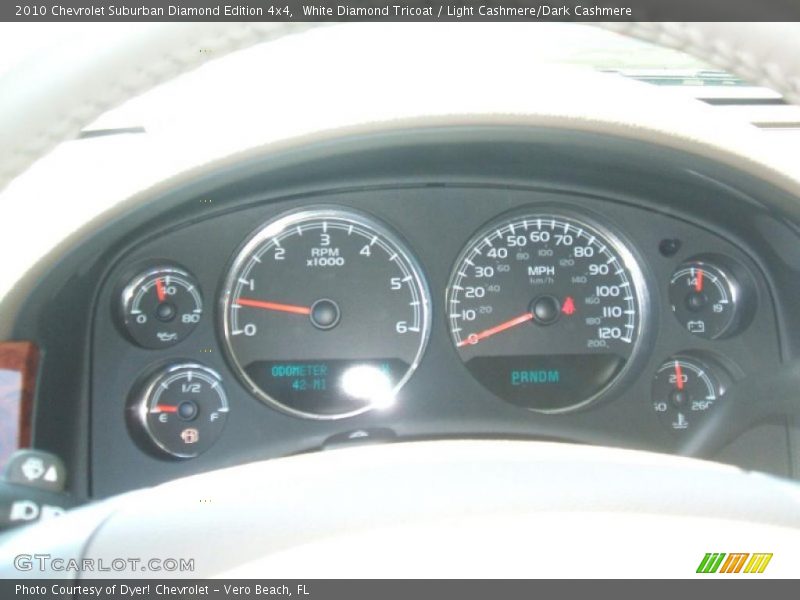 White Diamond Tricoat / Light Cashmere/Dark Cashmere 2010 Chevrolet Suburban Diamond Edition 4x4