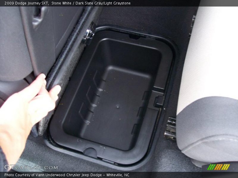 Stone White / Dark Slate Gray/Light Graystone 2009 Dodge Journey SXT