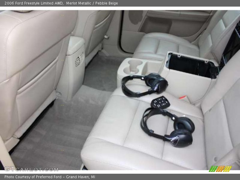 Merlot Metallic / Pebble Beige 2006 Ford Freestyle Limited AWD