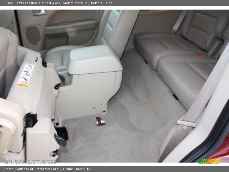 Merlot Metallic / Pebble Beige 2006 Ford Freestyle Limited AWD