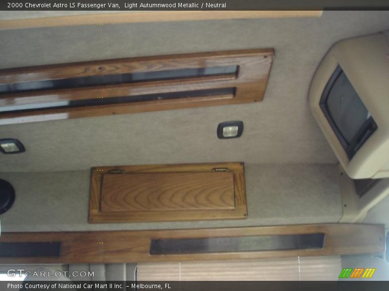 Light Autumnwood Metallic / Neutral 2000 Chevrolet Astro LS Passenger Van