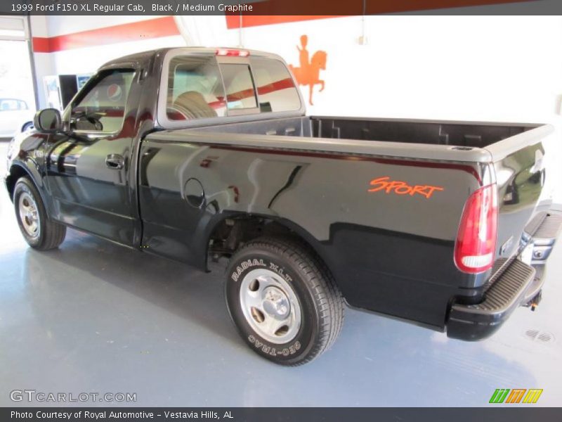 Black / Medium Graphite 1999 Ford F150 XL Regular Cab
