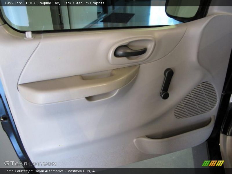 Black / Medium Graphite 1999 Ford F150 XL Regular Cab