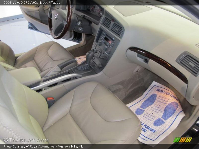 Black / Taupe 2003 Volvo XC70 AWD