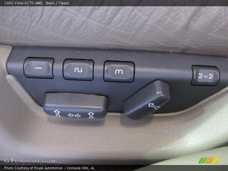 Black / Taupe 2003 Volvo XC70 AWD