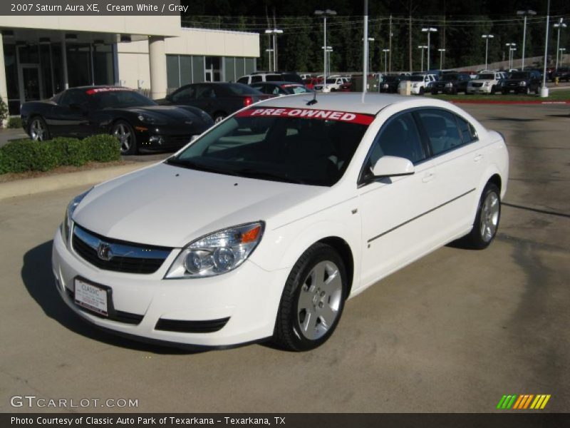 Cream White / Gray 2007 Saturn Aura XE