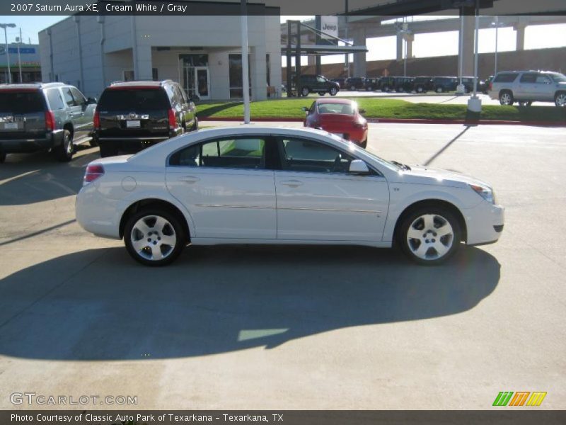 Cream White / Gray 2007 Saturn Aura XE