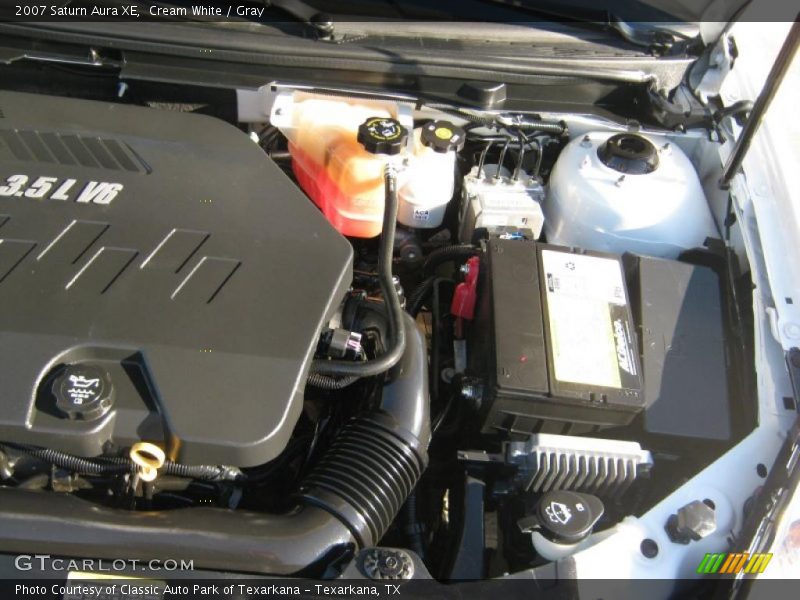 Cream White / Gray 2007 Saturn Aura XE