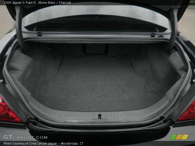  2006 S-Type R Trunk