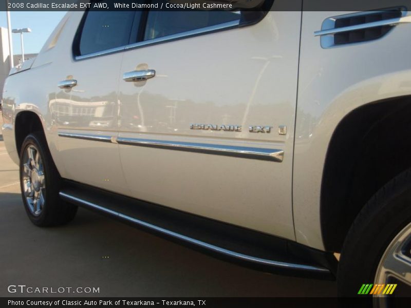 White Diamond / Cocoa/Light Cashmere 2008 Cadillac Escalade EXT AWD