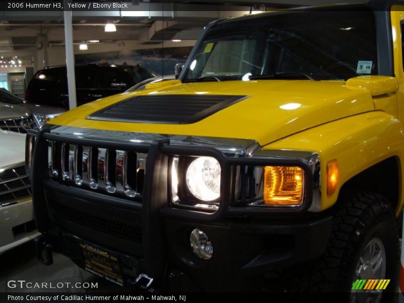 Yellow / Ebony Black 2006 Hummer H3
