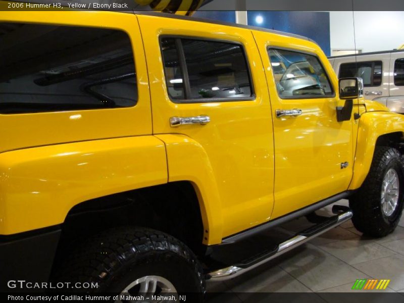 Yellow / Ebony Black 2006 Hummer H3