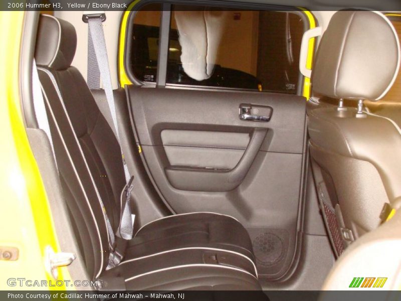 Yellow / Ebony Black 2006 Hummer H3