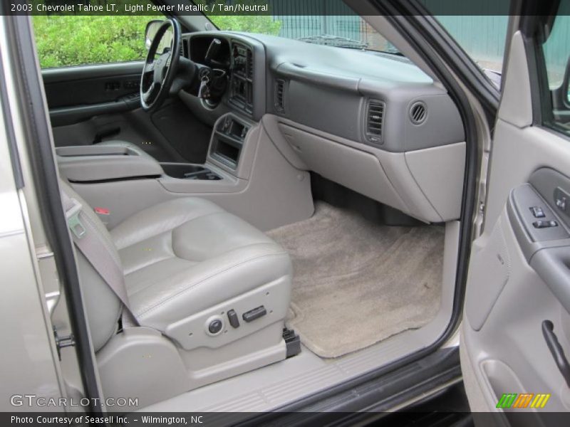 Light Pewter Metallic / Tan/Neutral 2003 Chevrolet Tahoe LT