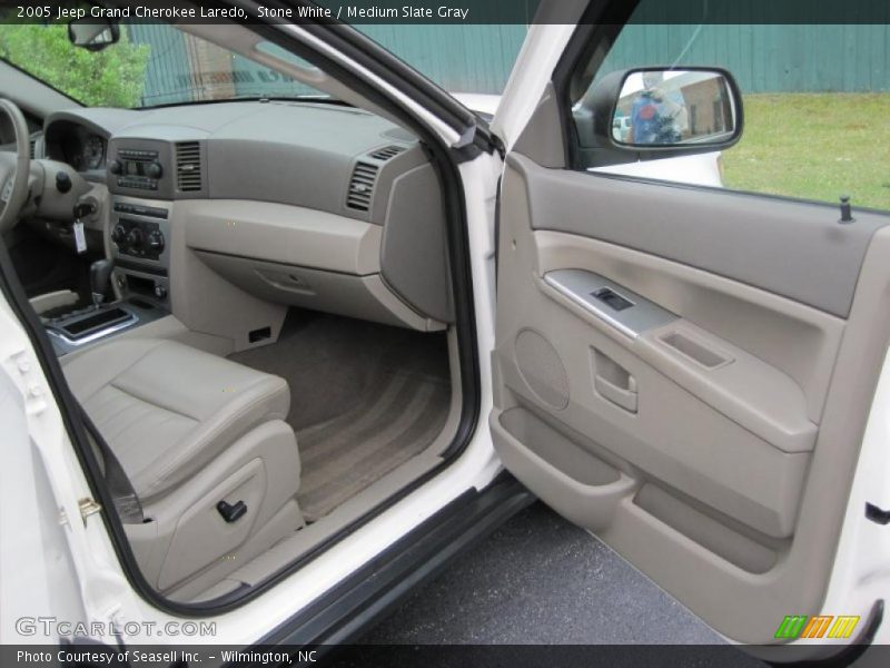 Stone White / Medium Slate Gray 2005 Jeep Grand Cherokee Laredo