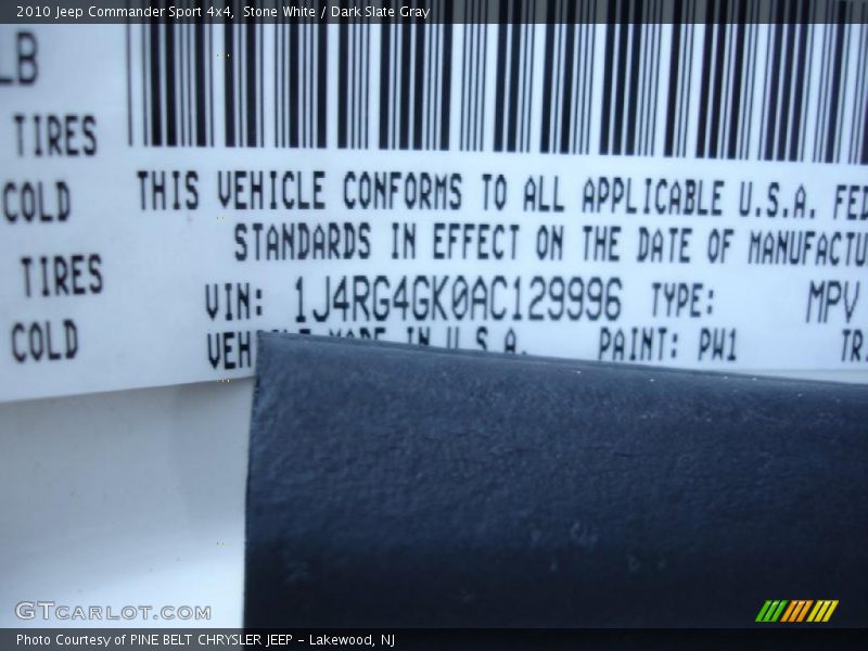 Stone White / Dark Slate Gray 2010 Jeep Commander Sport 4x4