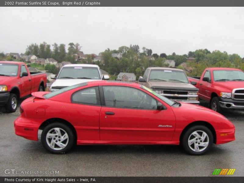 Bright Red / Graphite 2002 Pontiac Sunfire SE Coupe