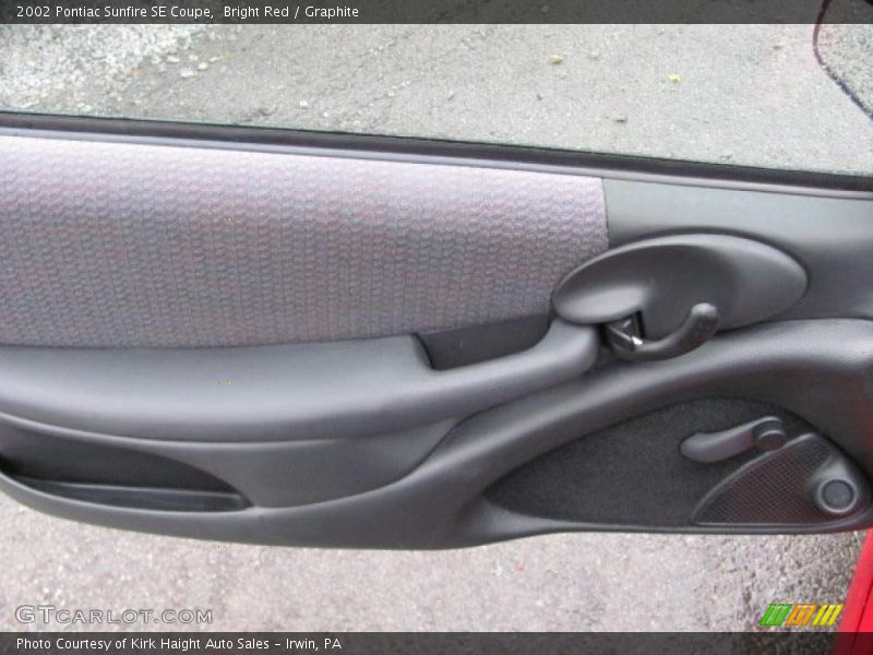 Bright Red / Graphite 2002 Pontiac Sunfire SE Coupe