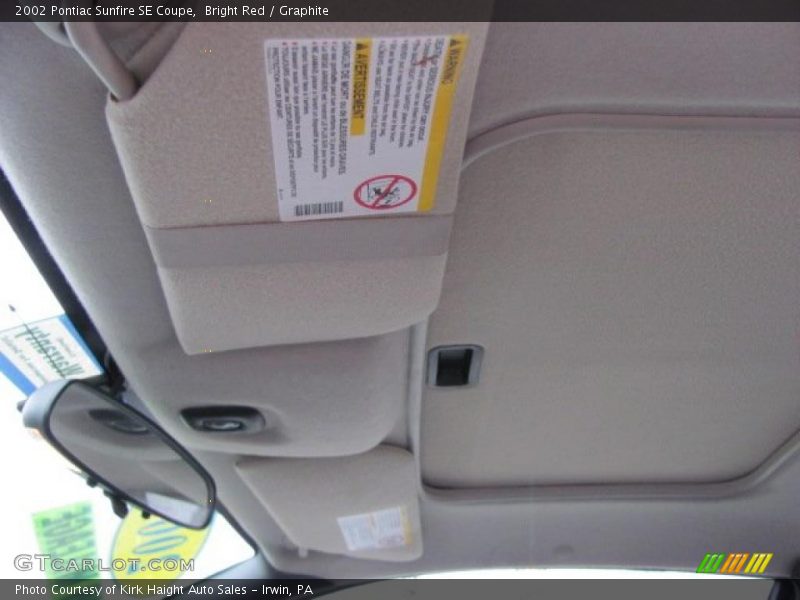 Bright Red / Graphite 2002 Pontiac Sunfire SE Coupe