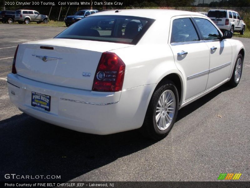 Cool Vanilla White / Dark Slate Gray 2010 Chrysler 300 Touring