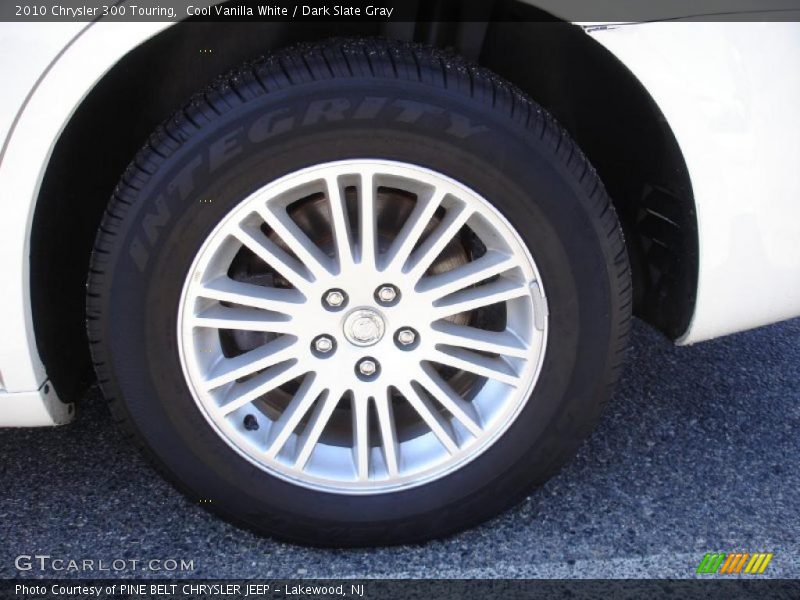 Cool Vanilla White / Dark Slate Gray 2010 Chrysler 300 Touring