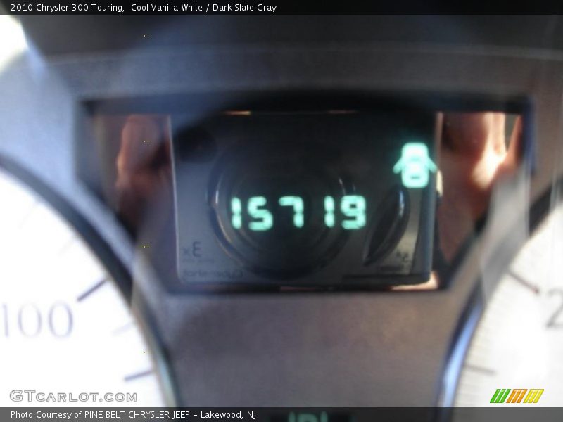 Cool Vanilla White / Dark Slate Gray 2010 Chrysler 300 Touring