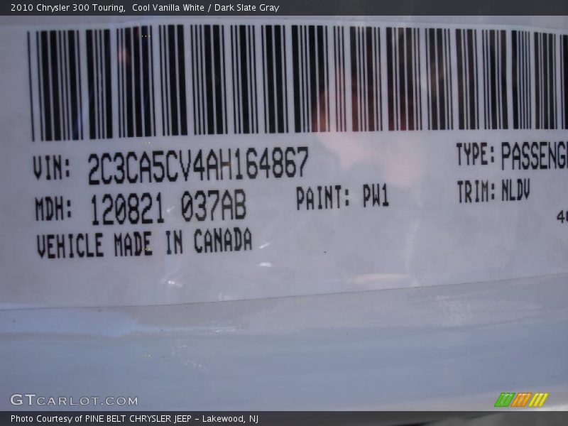 Cool Vanilla White / Dark Slate Gray 2010 Chrysler 300 Touring