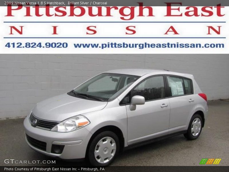 Brillant Silver / Charcoal 2009 Nissan Versa 1.8 S Hatchback