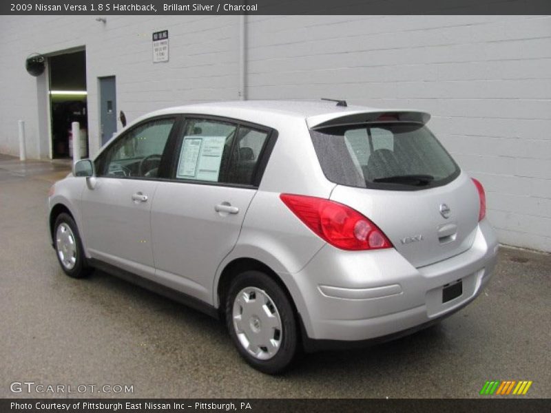 Brillant Silver / Charcoal 2009 Nissan Versa 1.8 S Hatchback