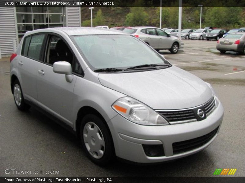 Brillant Silver / Charcoal 2009 Nissan Versa 1.8 S Hatchback