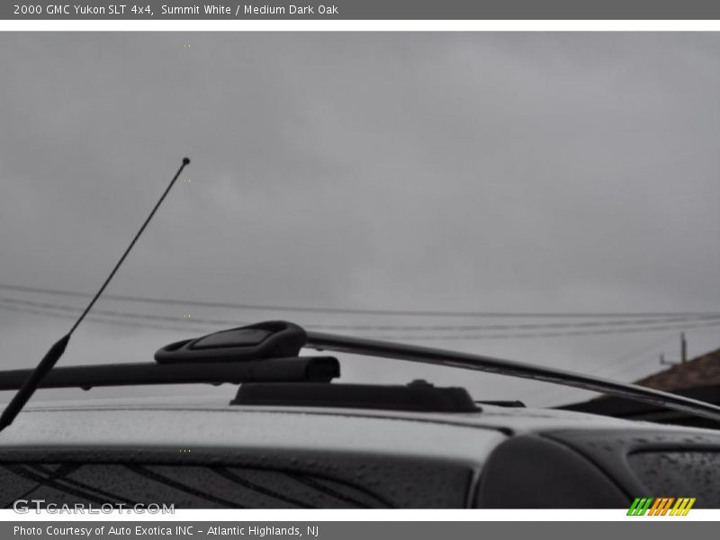 Summit White / Medium Dark Oak 2000 GMC Yukon SLT 4x4