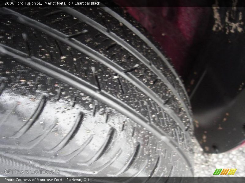 Merlot Metallic / Charcoal Black 2006 Ford Fusion SE