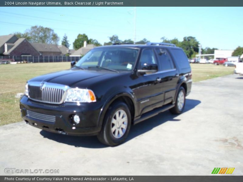 Black Clearcoat / Light Parchment 2004 Lincoln Navigator Ultimate