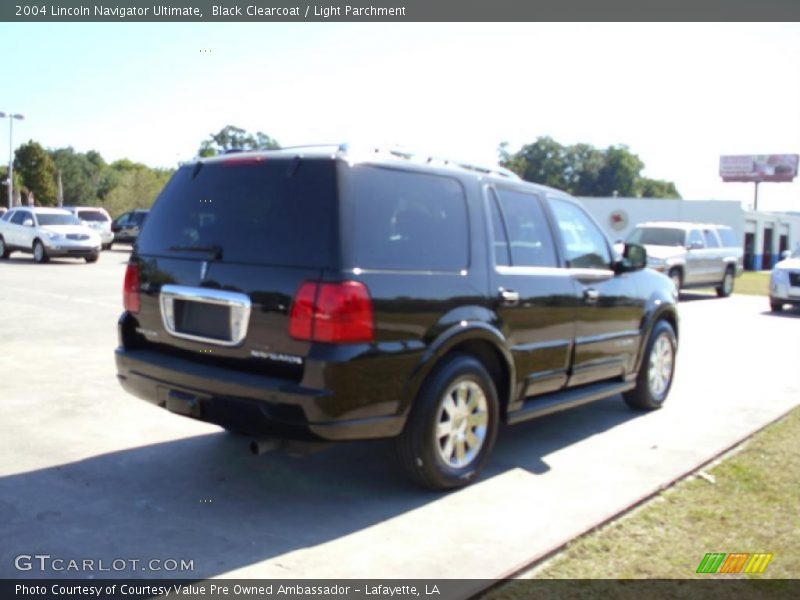 Black Clearcoat / Light Parchment 2004 Lincoln Navigator Ultimate