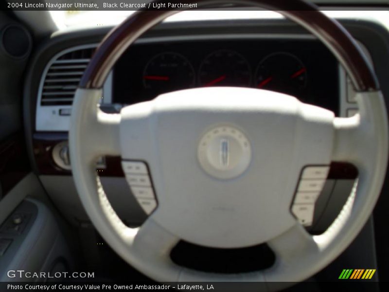 Black Clearcoat / Light Parchment 2004 Lincoln Navigator Ultimate