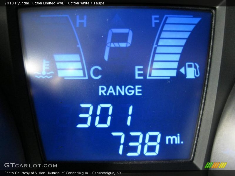 Cotton White / Taupe 2010 Hyundai Tucson Limited AWD