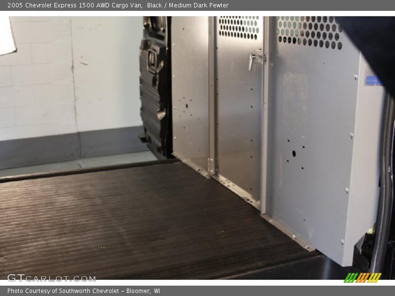 Black / Medium Dark Pewter 2005 Chevrolet Express 1500 AWD Cargo Van