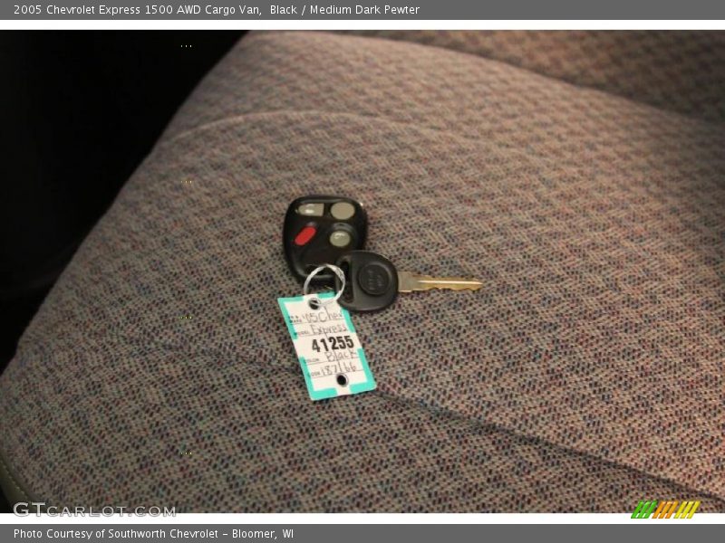 Black / Medium Dark Pewter 2005 Chevrolet Express 1500 AWD Cargo Van