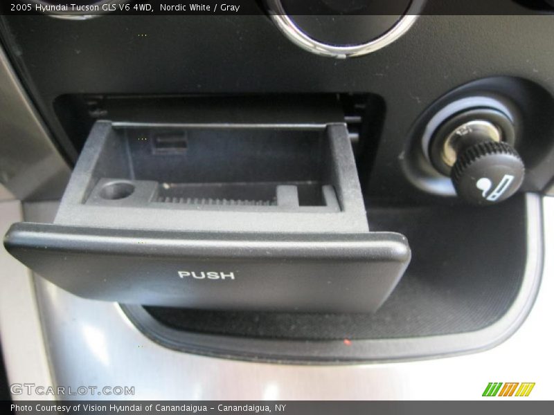 Nordic White / Gray 2005 Hyundai Tucson GLS V6 4WD