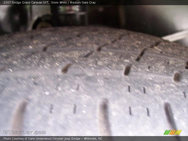 Stone White / Medium Slate Gray 2007 Dodge Grand Caravan SXT