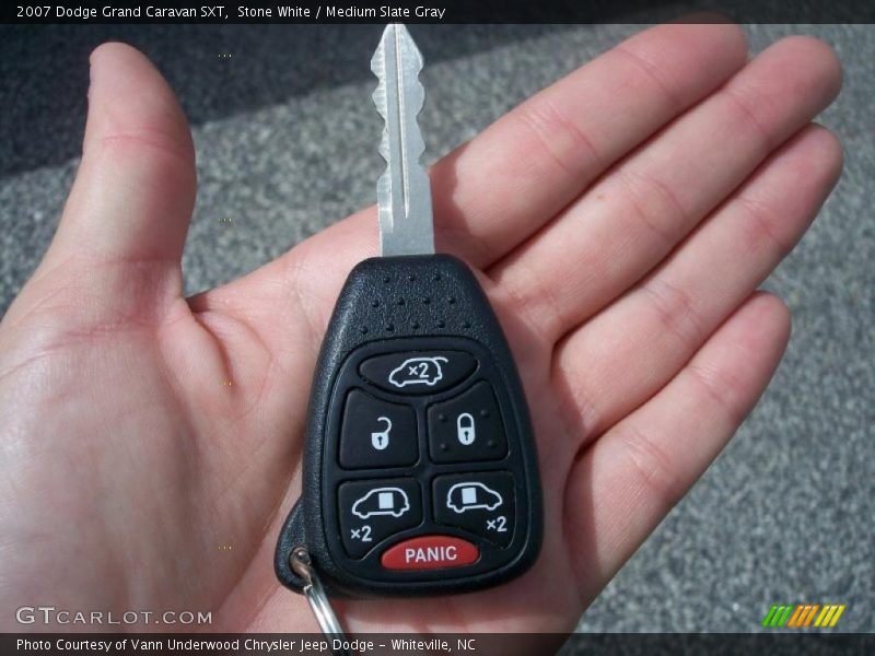 Stone White / Medium Slate Gray 2007 Dodge Grand Caravan SXT