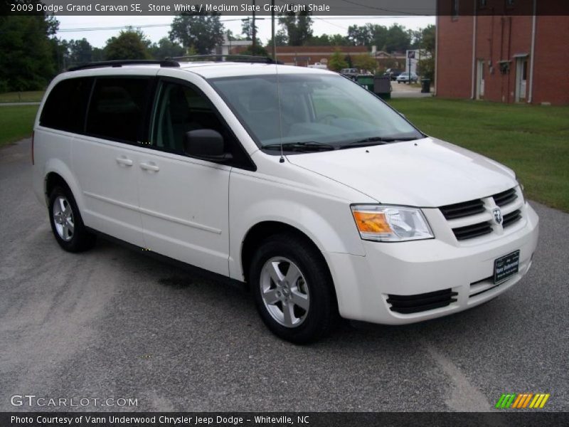 Stone White / Medium Slate Gray/Light Shale 2009 Dodge Grand Caravan SE