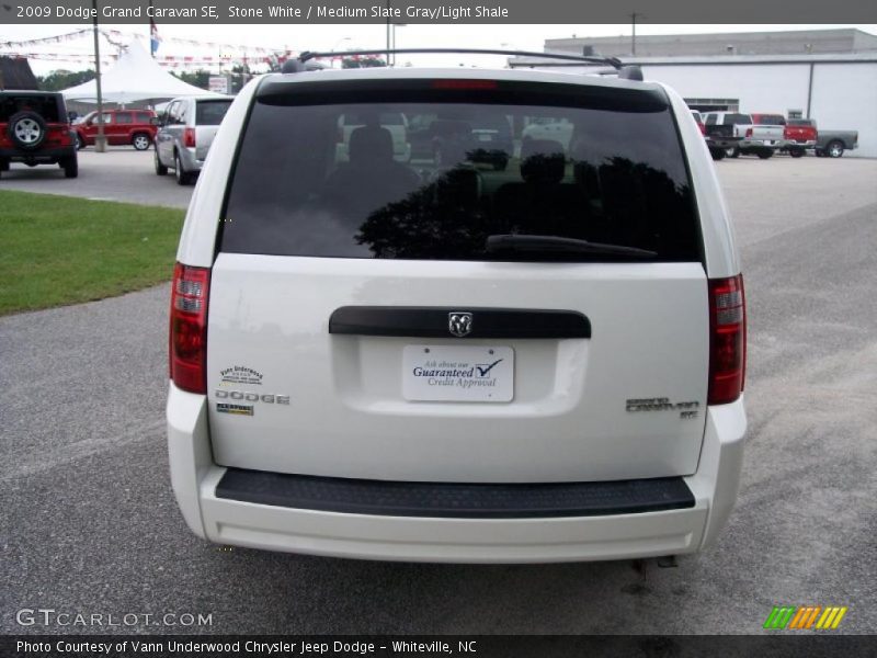 Stone White / Medium Slate Gray/Light Shale 2009 Dodge Grand Caravan SE
