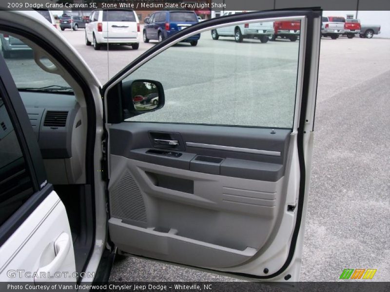 Stone White / Medium Slate Gray/Light Shale 2009 Dodge Grand Caravan SE